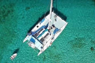 Stray Cat Catamaran Tour – Roatan Snorkeling Cruise